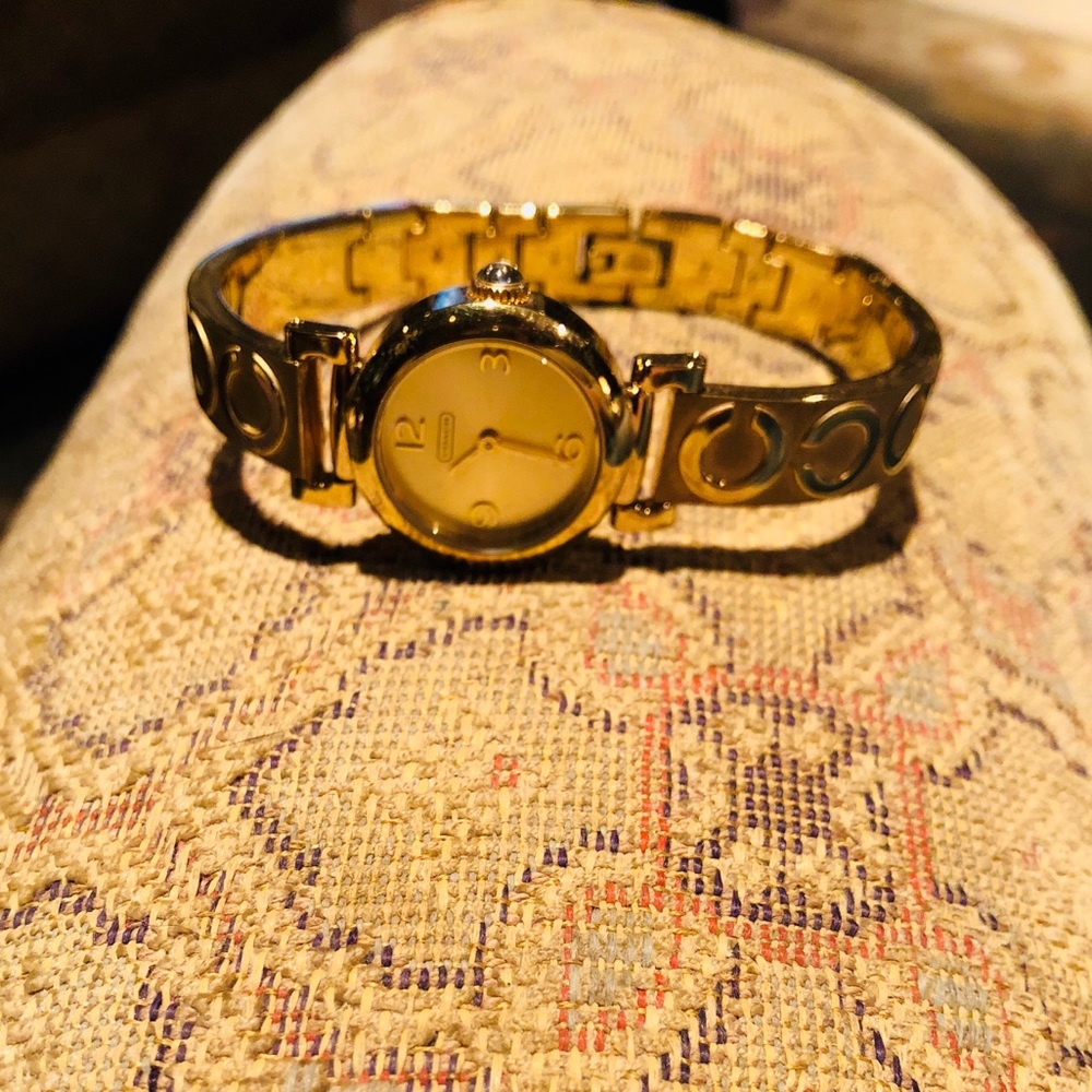 Women’s Coach Watch